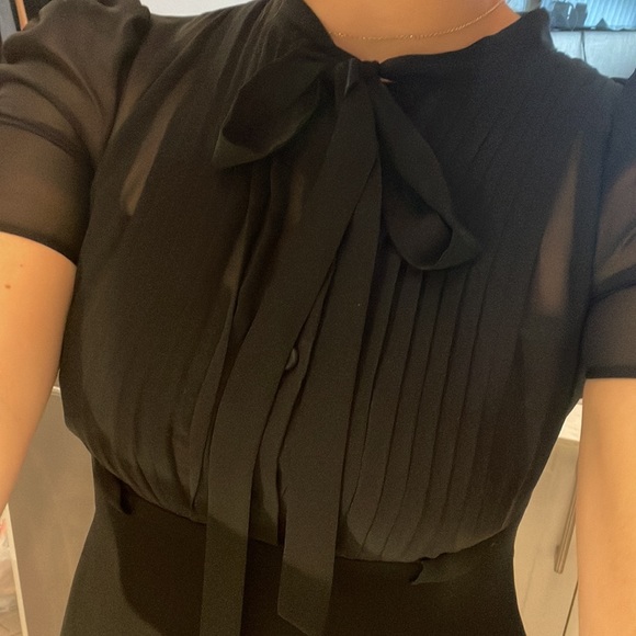 Calvin Klein black dress. Top lace with a bow. - Picture 3 of 4